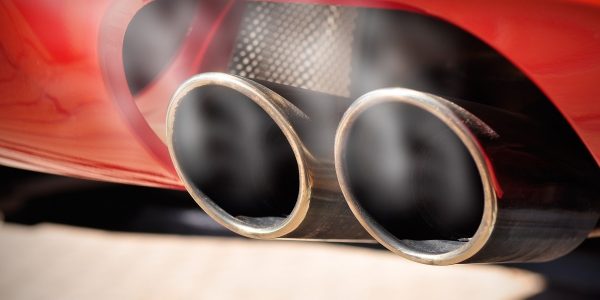 vehículos-con-dos-tubos-de-escape